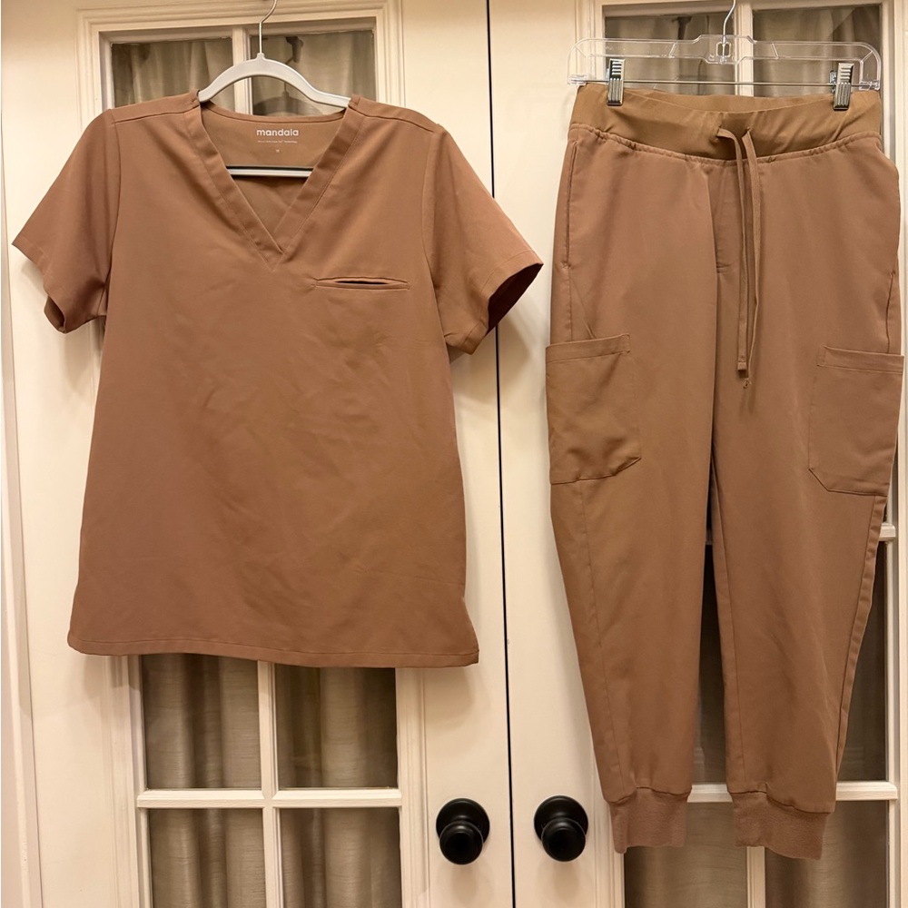 Women's Tan Mandala Scrub 3-Piece Set Size XS Petite TWO tops + Joggers